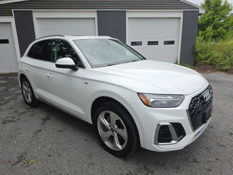 Audi Q5      2022