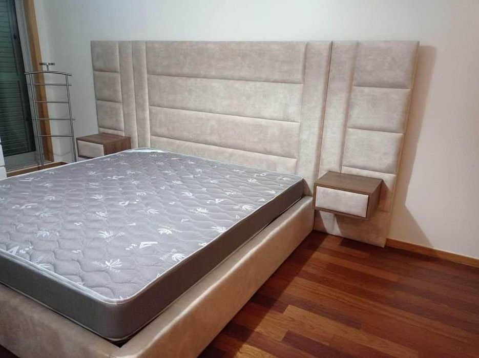 Cama Estofada ELEVATORIA + 2 Mesas Cabeceira - FABRICA
