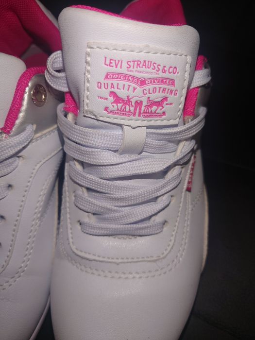 Buty Levi's raz założone