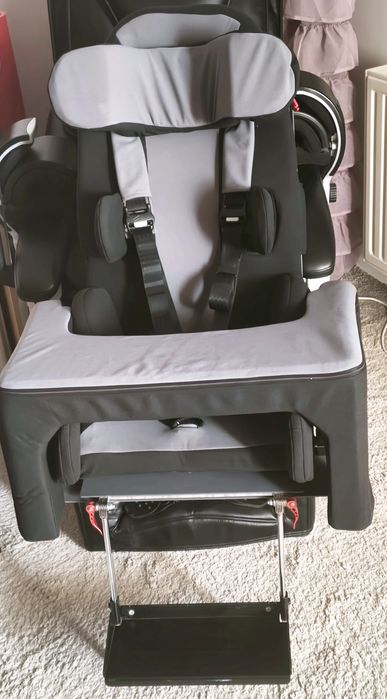 Sprzedam fotelik samochodowy dla  niepełnosprawnego dziecka  HERNIK