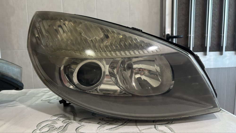 Óticas xenon Renault Scenic 1.5Dci 2005