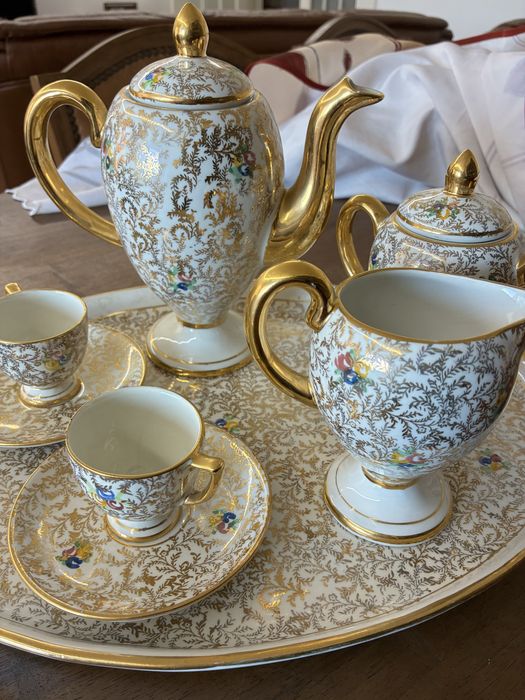 Conjunto  de café lindissimo louça de Alcobaça