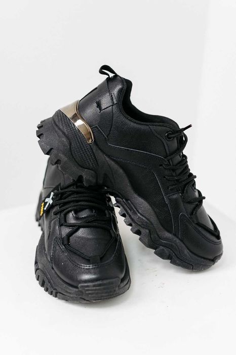 Czarne sneakersy damskie na grubej podeszwie r. 40