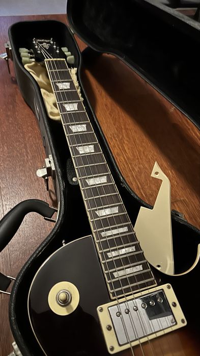 Guitarra Vintage v100 + Hardcase