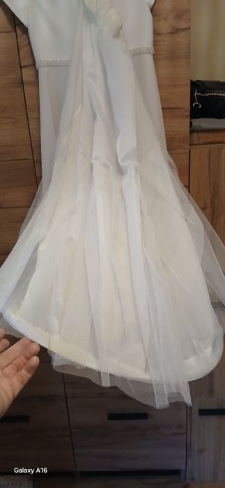 Alba komunijna z kołem.