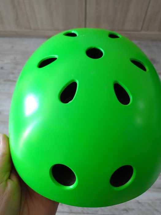 Kask i ochraniacze na rower,hulajnogę kpl