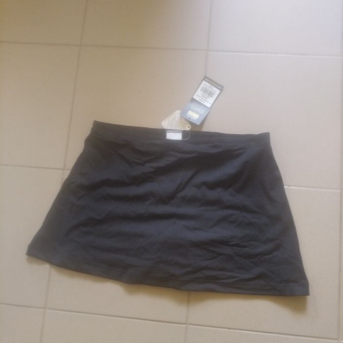 Spodenki damskie sportowe ze spódniczką Nowe z metką