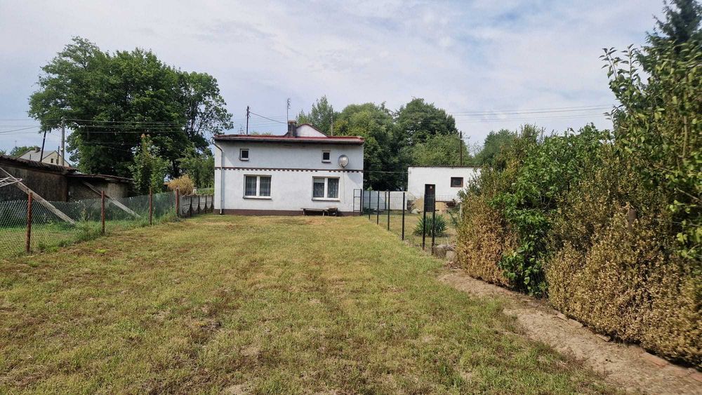 Dom z dużą posesją
