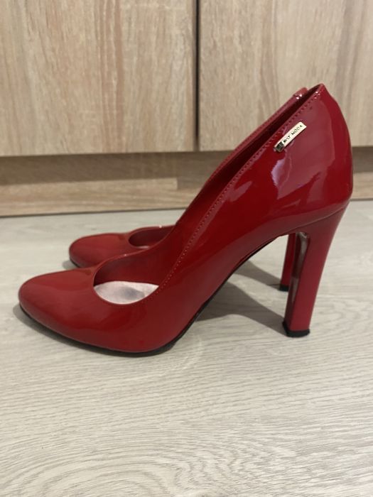 Жіночі туфлі на підборах Bravo Moda Italy. Розмір 37.