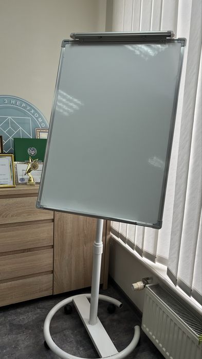 Продам фліпчарт магнітно-маркерний