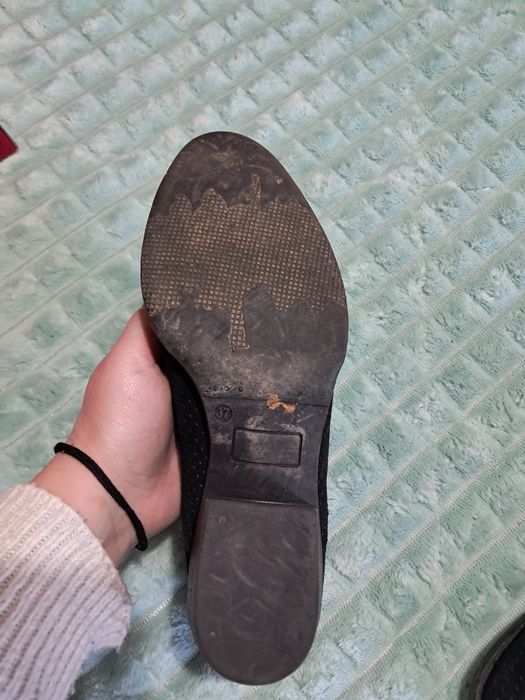 Botins pretos de bom material