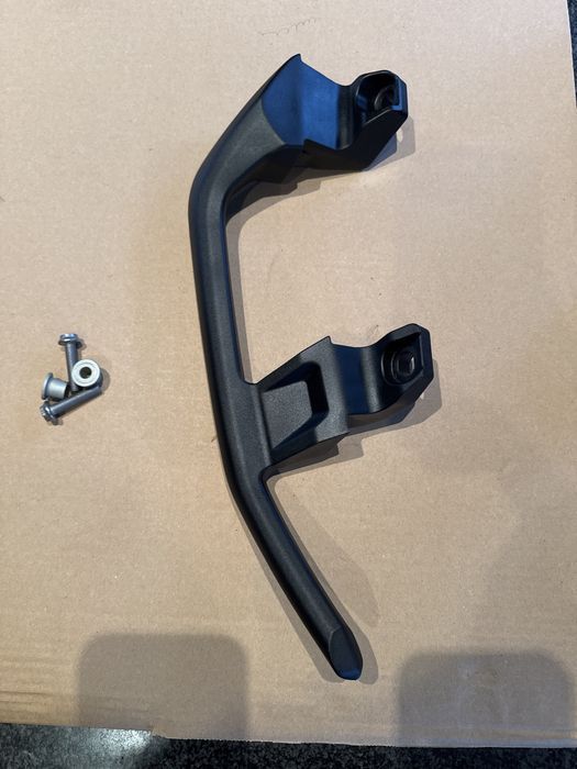 Uchwyt pasażera mocowanie + śruby BMW C400 GT x82