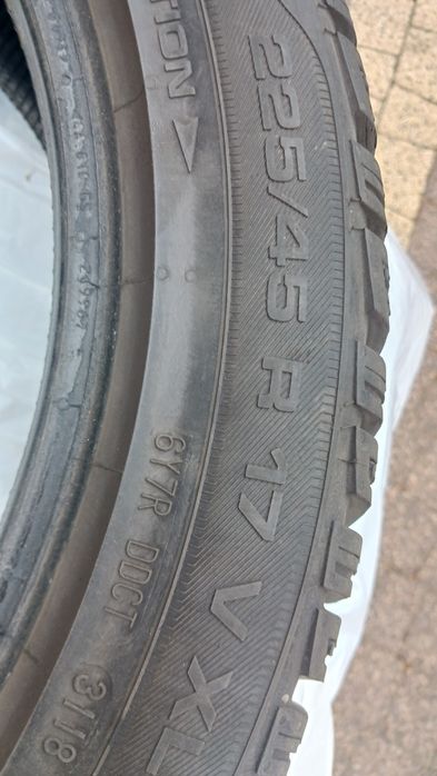 Opony zimowe  225/45r17