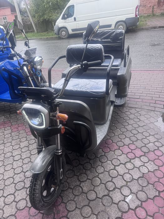 Електротрицикл DOZER Model 6