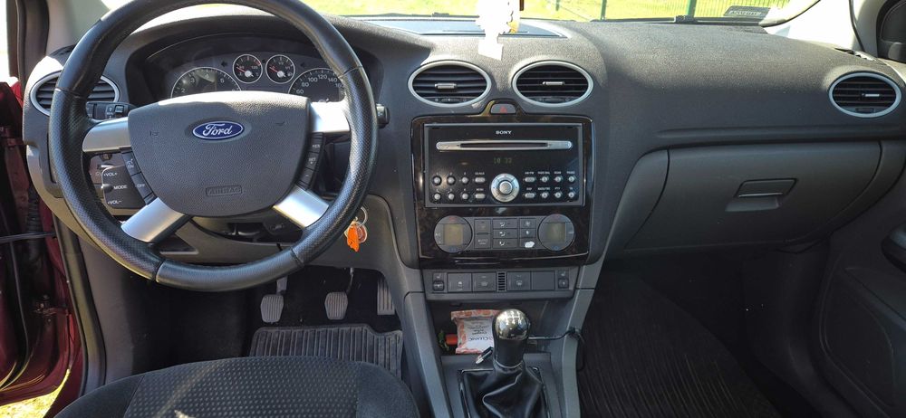 Ford Focus 1.6 Ghia . Przebieg 154  tys km