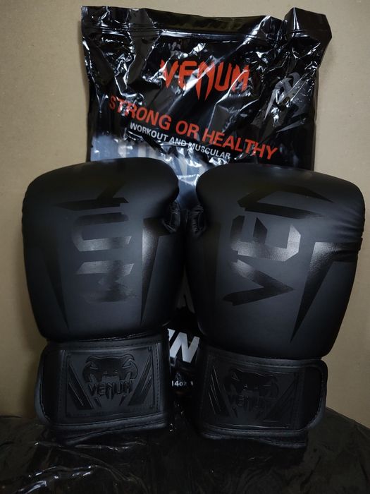 Rękawice bokserskie Venum 14 oz czarne nowe bez metki