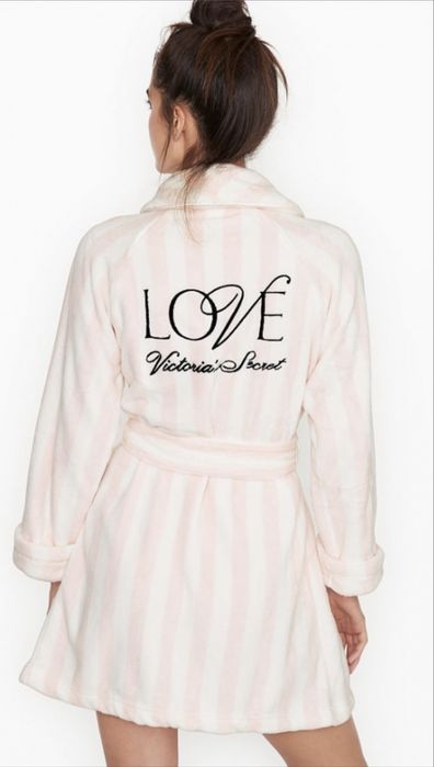 Теплий та зручний флісовий халат від Victoria's Secret