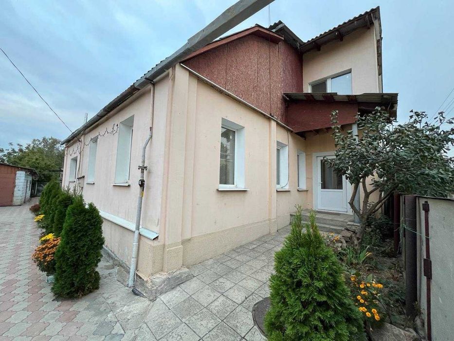 Продам хороший дом для большой дружной семьи  метро Киевская