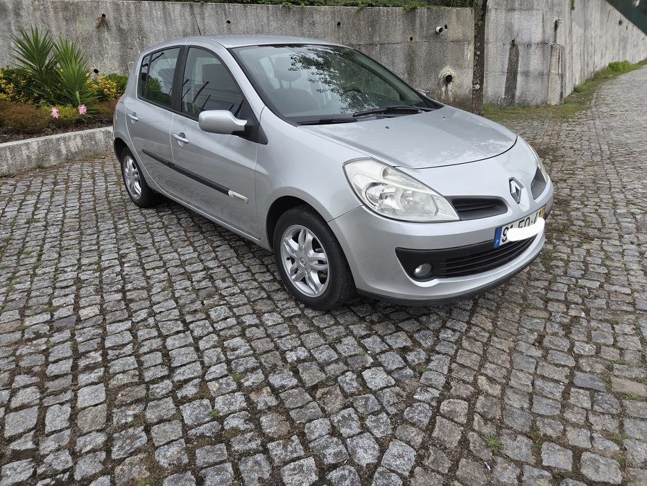 Renault Clio 1.5 dci poucos quilómetros