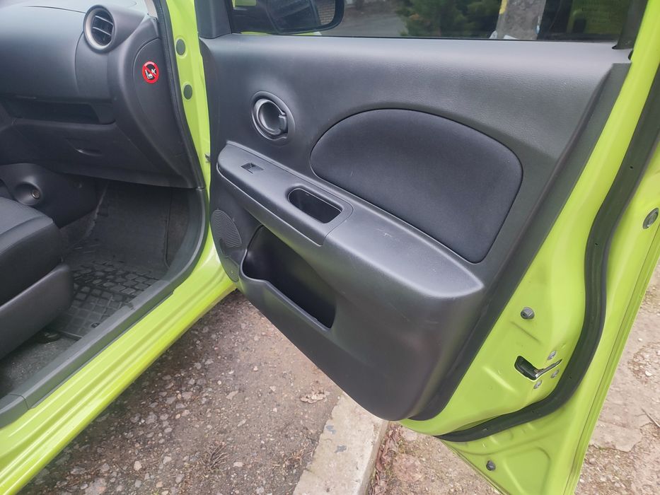 НИССАН МИКРА 2013г АВТОМАТ авто в отличном состоянии.