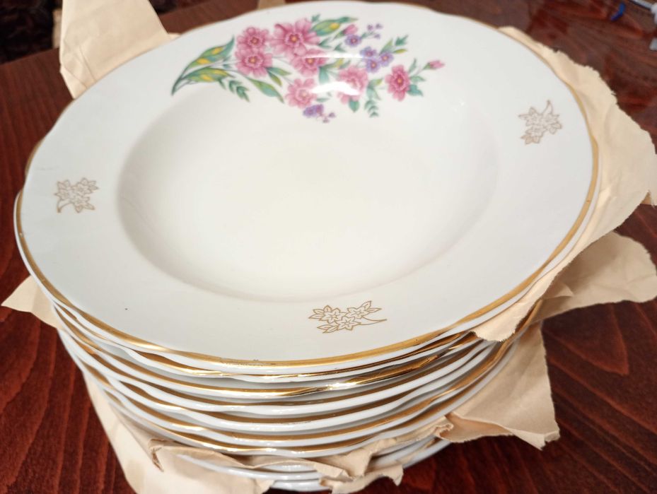 Тарілки великі діаметр 23,5