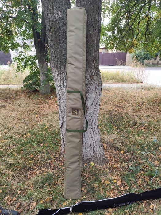 Чехол для карповых удилищ на 4 удилища без катушек.