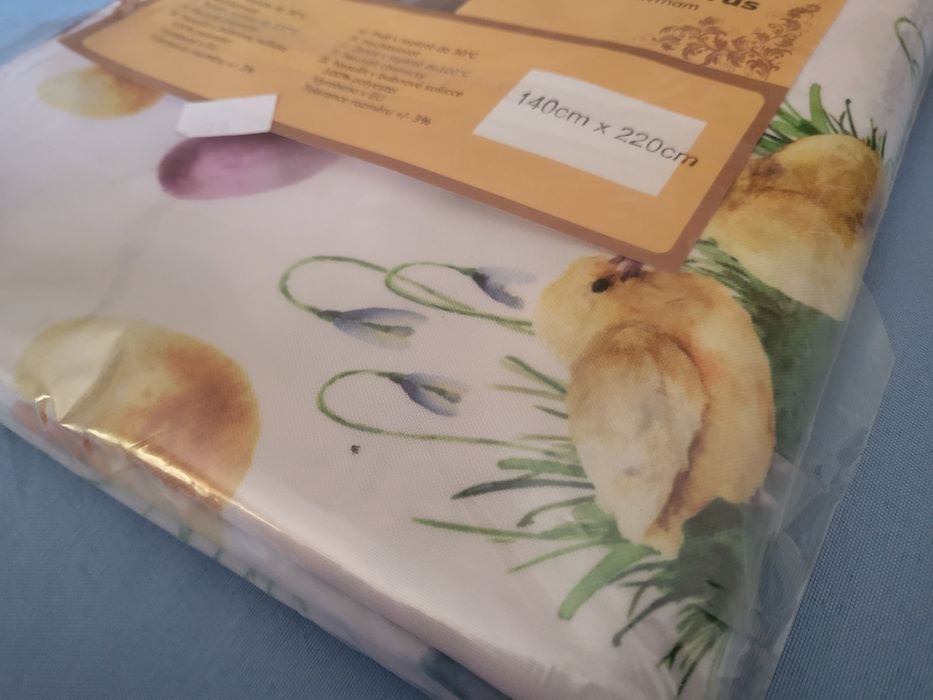 Piękny, duży obrus wielkanocny. Nowy.