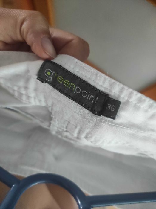 Krótkie białe spodenki