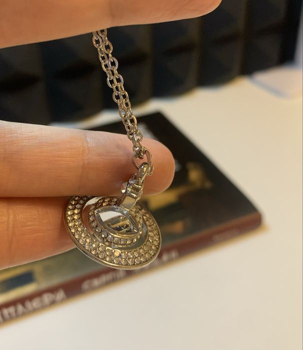 Підвіска Vivienne Westwood