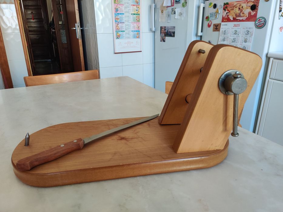 Tábua de presunto e charcutaria