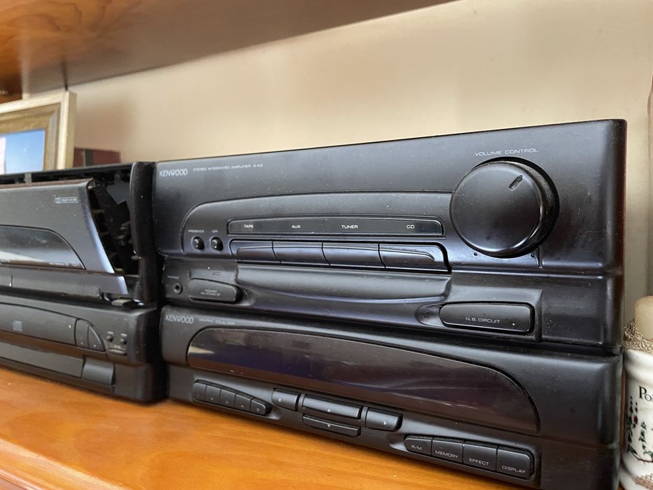 Conjunto de 2 leitores e 2 colunas Kenwood