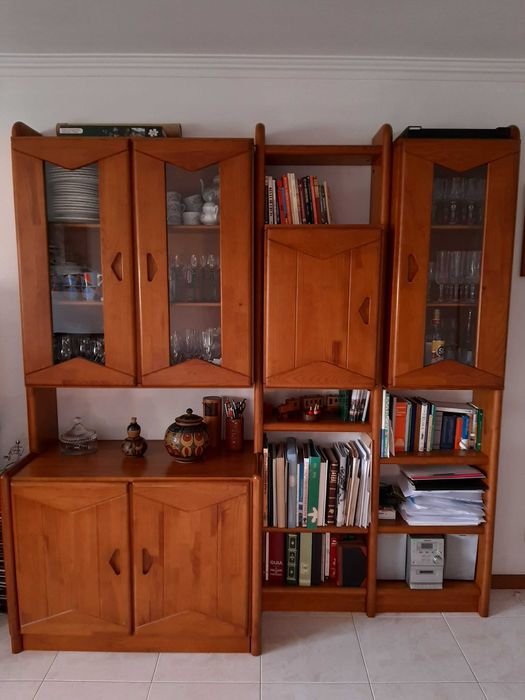 Móvel de sala de jantar em cerejeira, desdobrável em 3 módulos