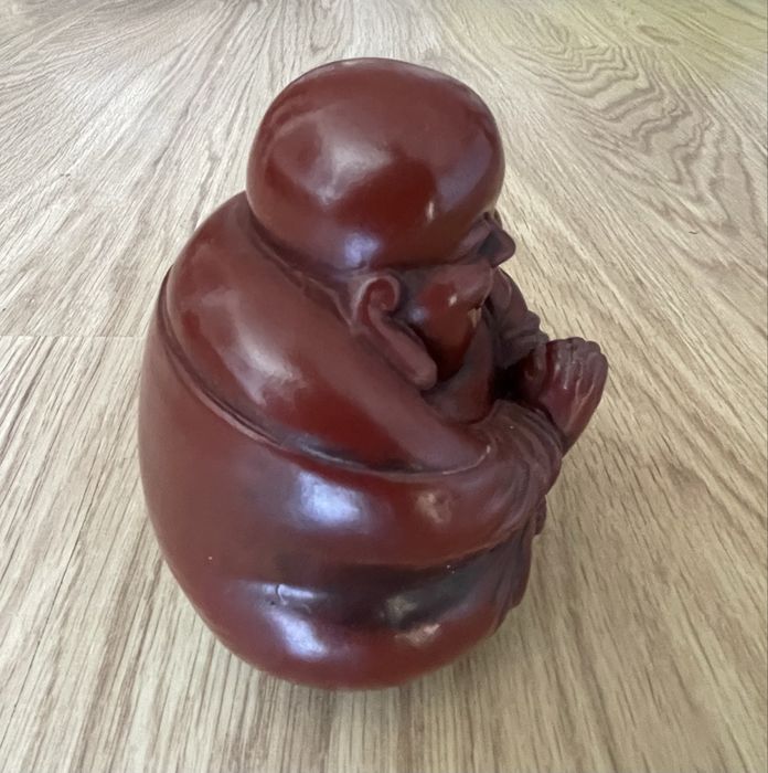 Bonita e Elegante Estátua Budista acompangada de um mini Buda e um DVD