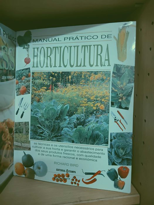 Manual prático de cozinha vegetariana (+ outros tirulos da mesma col.)