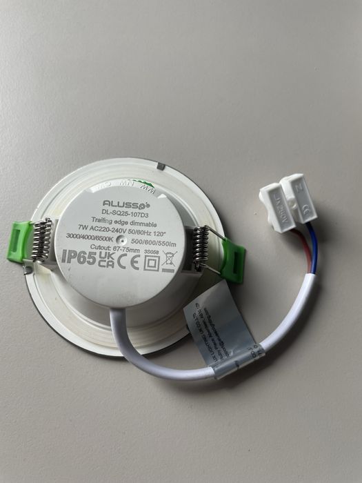 Zestaw trzech nowych lamp led wpuszczanych