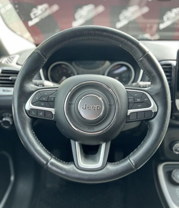 Продам Jeep Compass