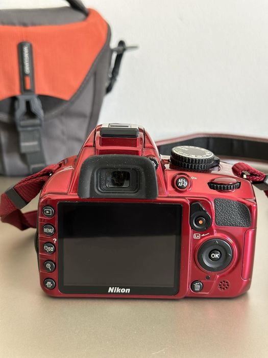Nikon d3100 vermelho