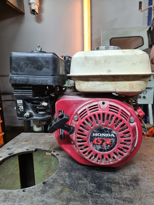 Silnik spalinowy Honda GX200