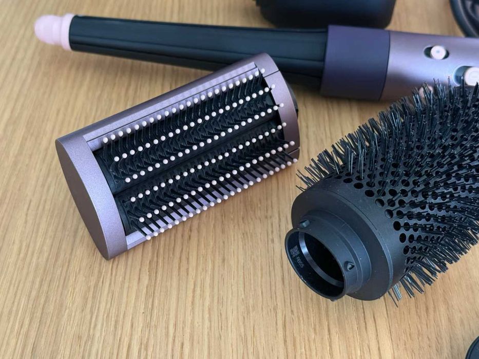 Dyson Airwrap i.d Straight wszystko, co na zdjęciu