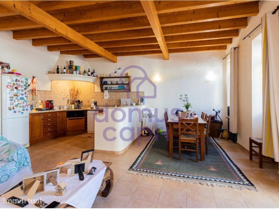 Moradia T2+1 com Espaço Comercial em Estoi - Faro