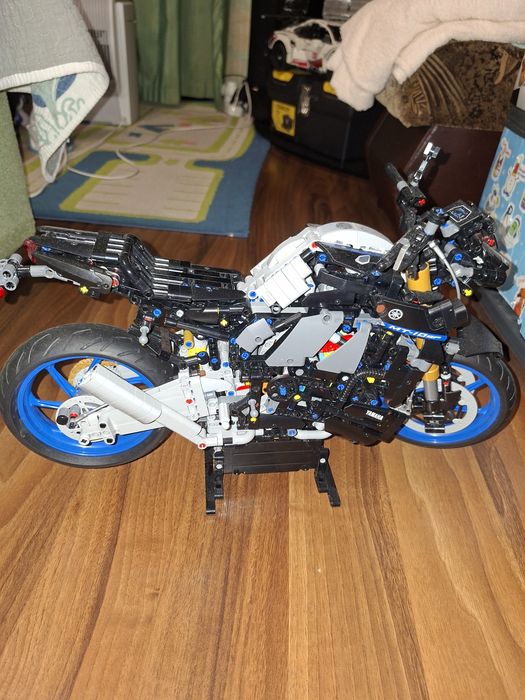 Продам Lego мотоцикл.