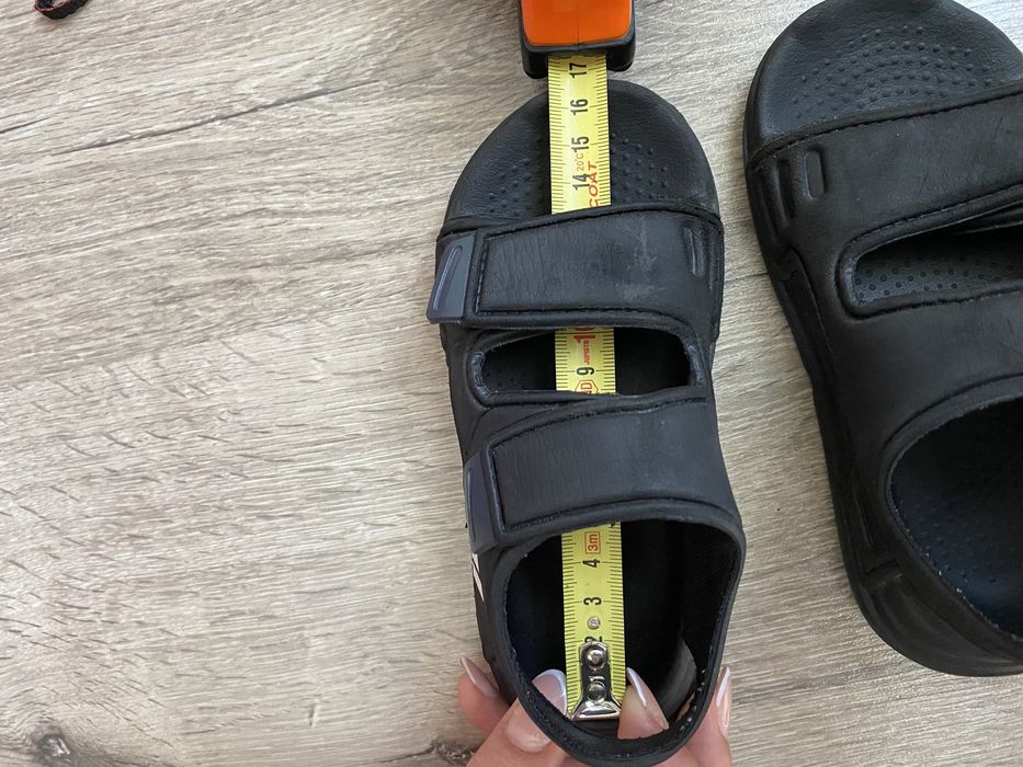 Sprzedam sandałki adidas