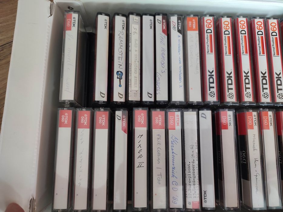 WYPRZEDAŻ! 30 kaset TDK D c60 i i c 90 plus etui