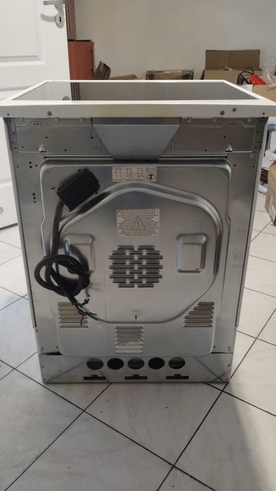 Piec elektryczny  ceramiczna Amica 618CE3.333HQ(W)