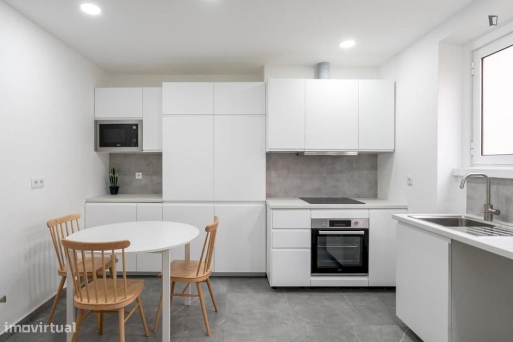 Apartamento com 4 quartos - localizado em Princípe Real Lisbon
