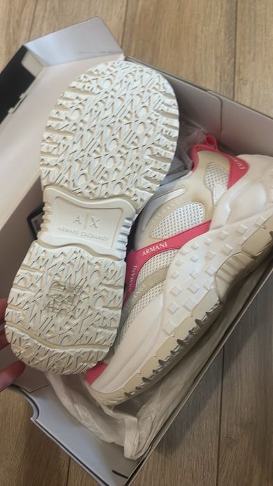 продам кросівки Armani