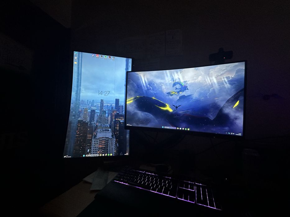 Monitores AOC 24G1WG4 144 Hz e AOC 32G2WG8 240 Hz à venda