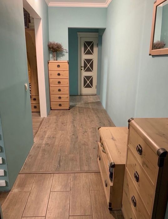 Продам 3 кімнатної квартири Відродження.