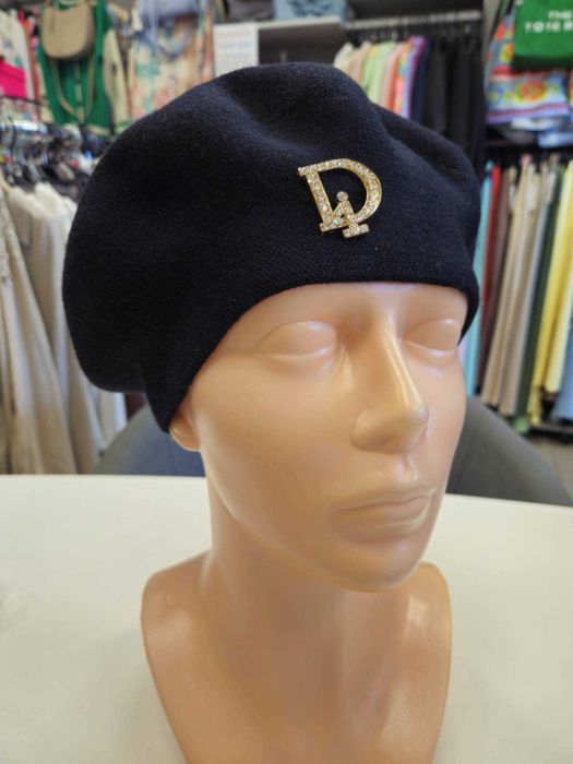 Czapka, beret czarny roz. Uni dzianina piękny !!!