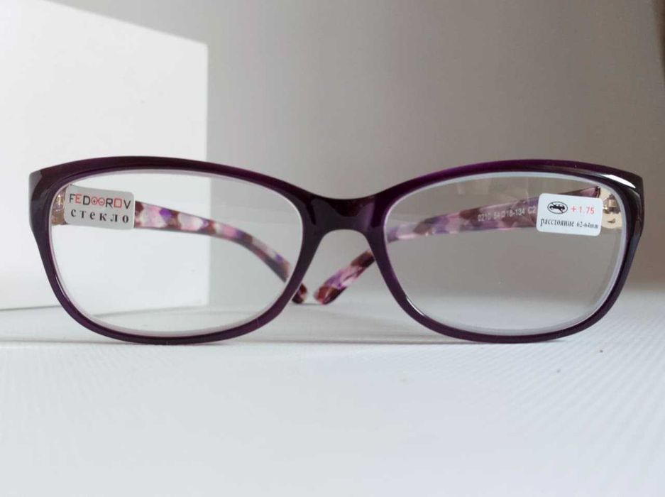 Жіночі окуляри для зору скляним